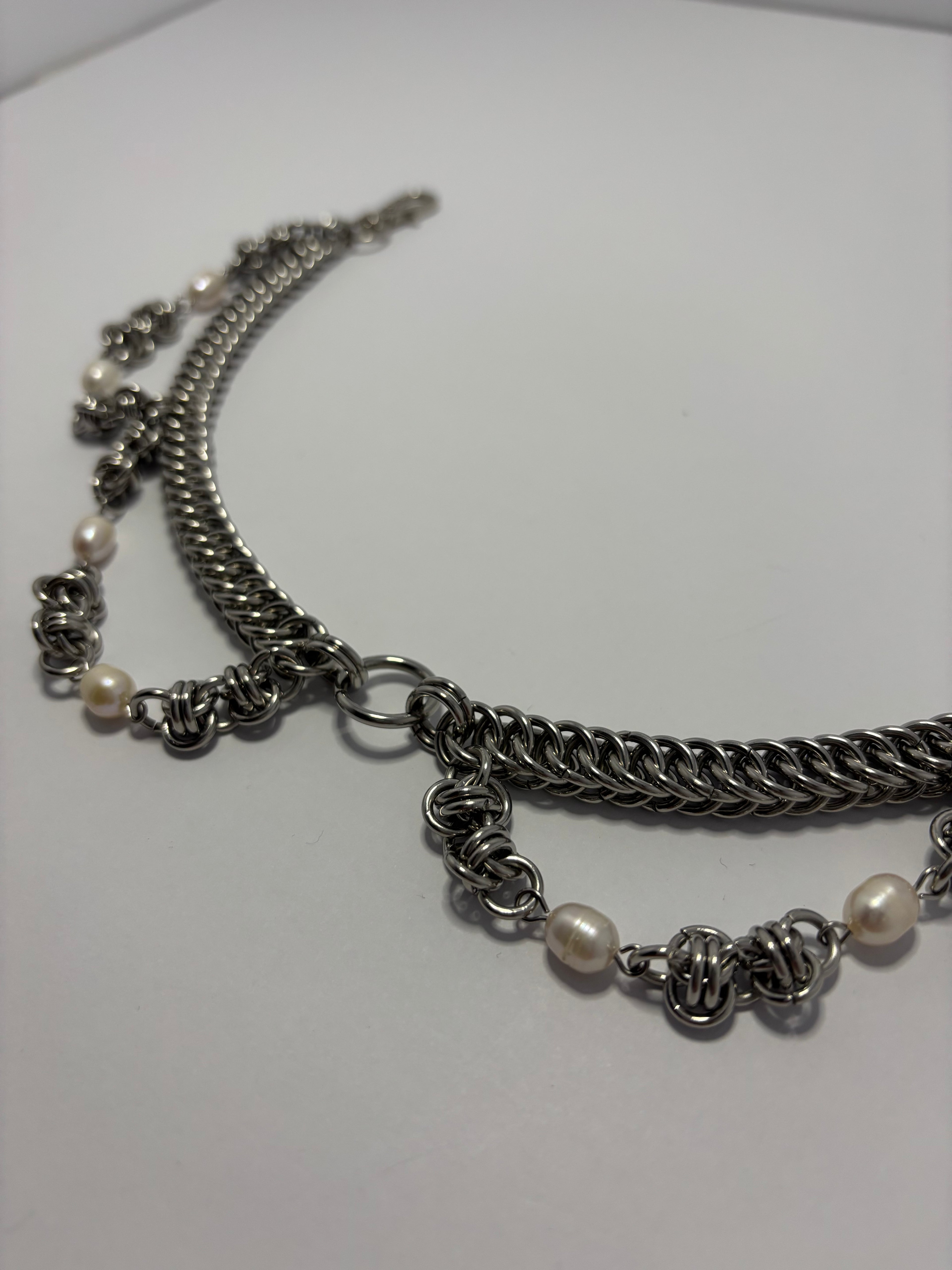 Pearlescent Choker