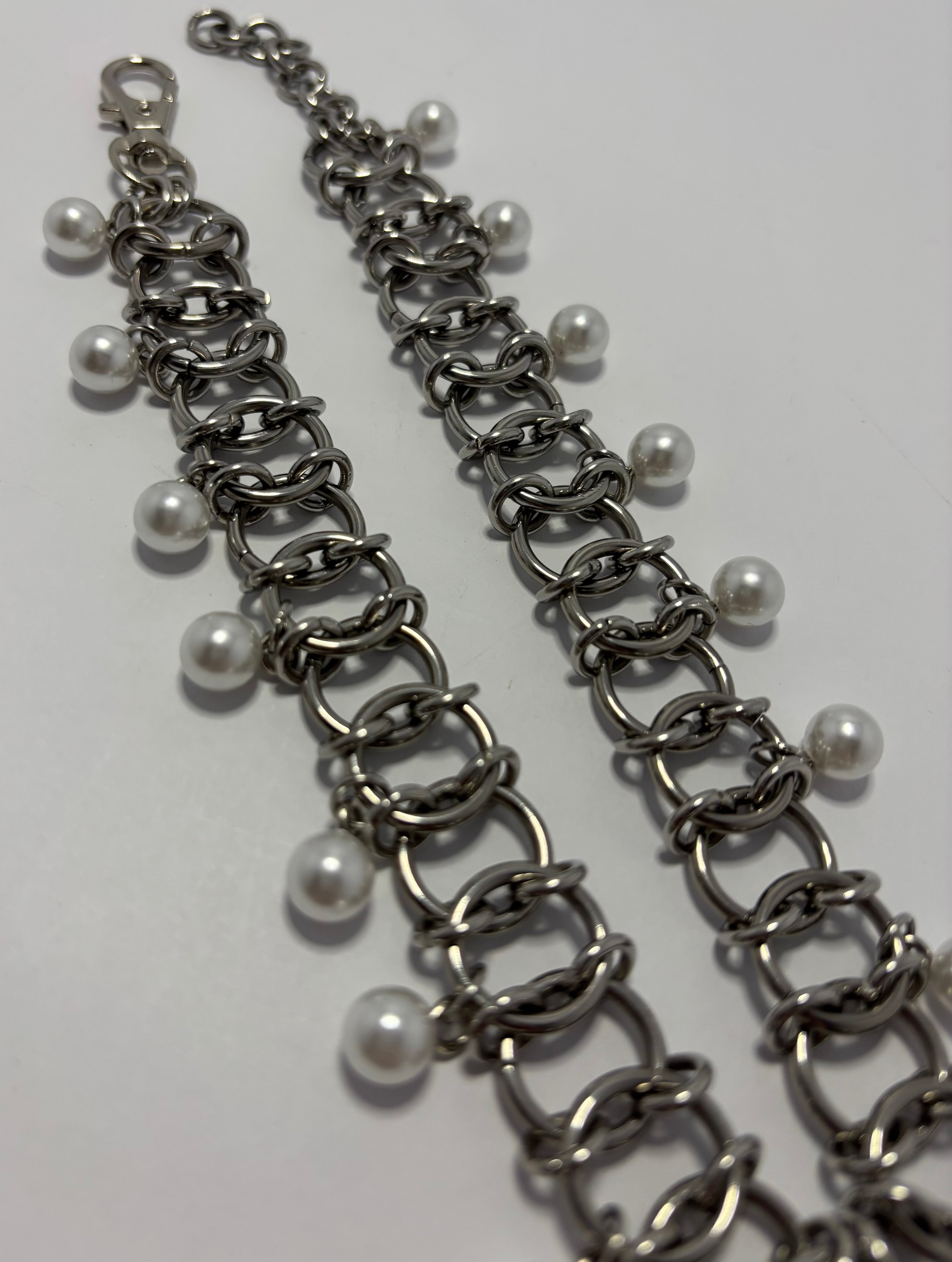 Faux Pearlescent Choker