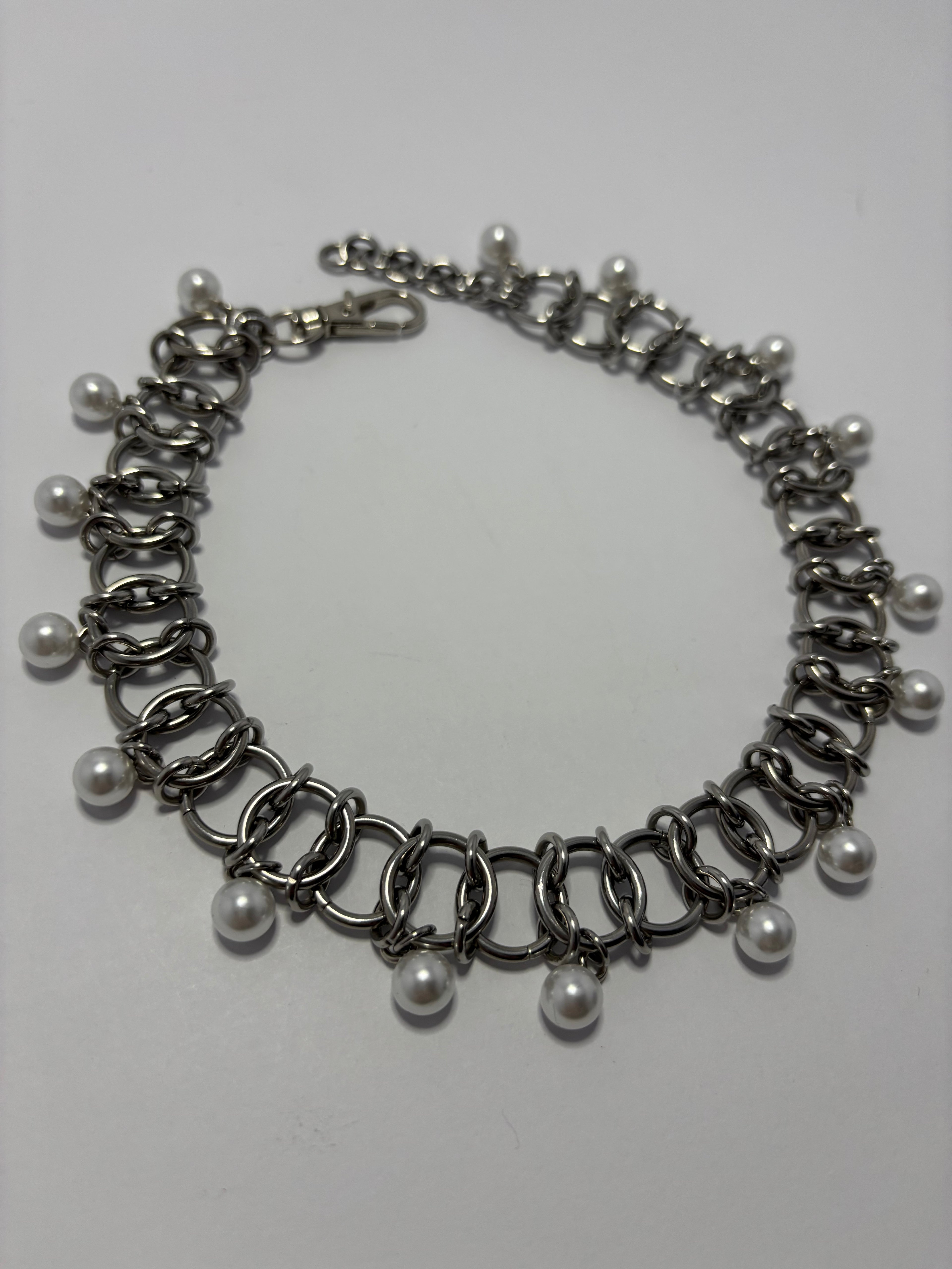Faux Pearlescent Choker