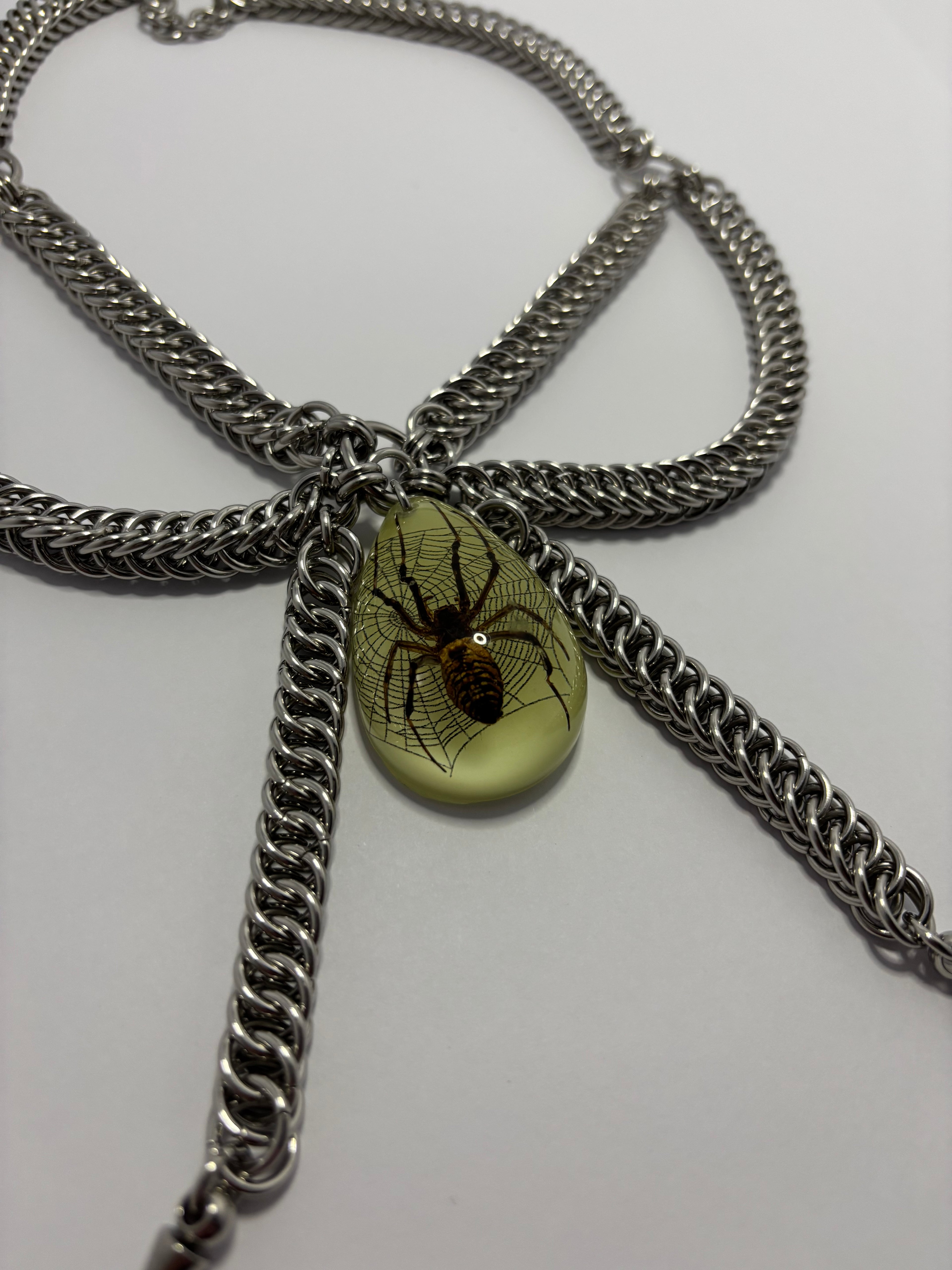 Spider Bow Collar